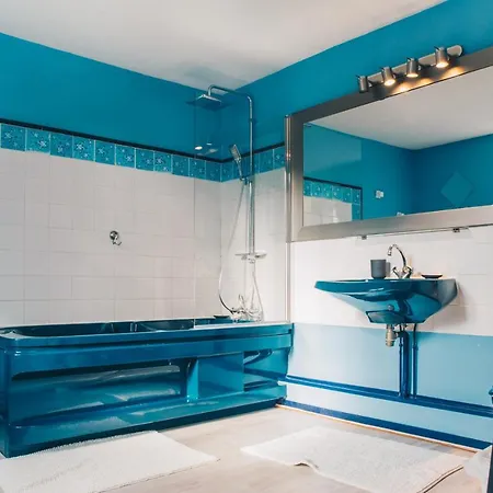 Chateau Du Landin - Bains Nordiques 펜션 *