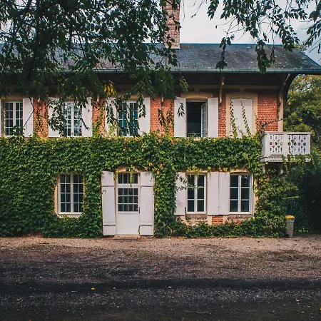 Chateau Du Landin - Bains Nordiques 펜션 *